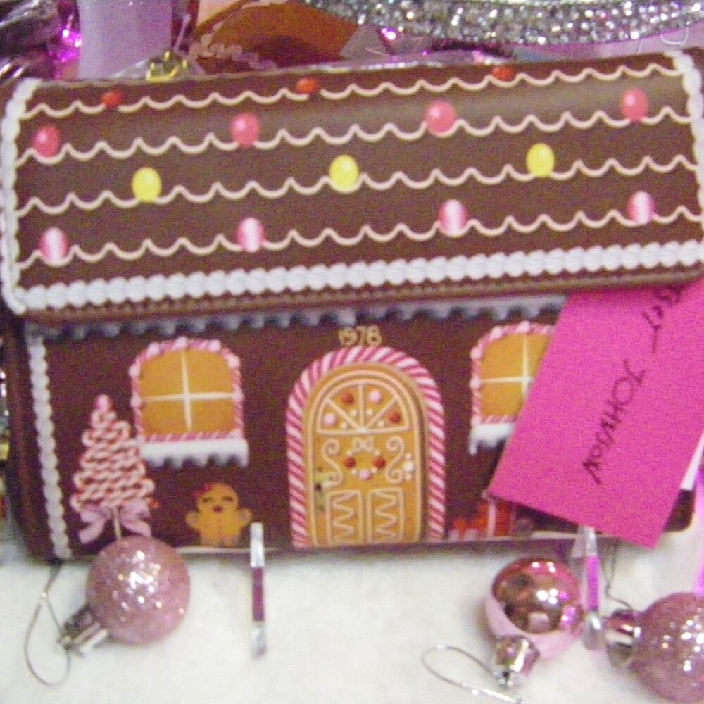 Betsey Johnson Kitsch Baking Spirits Bright Christmas Gingerbread Wallet WOC NWT - Picture 11 of 13